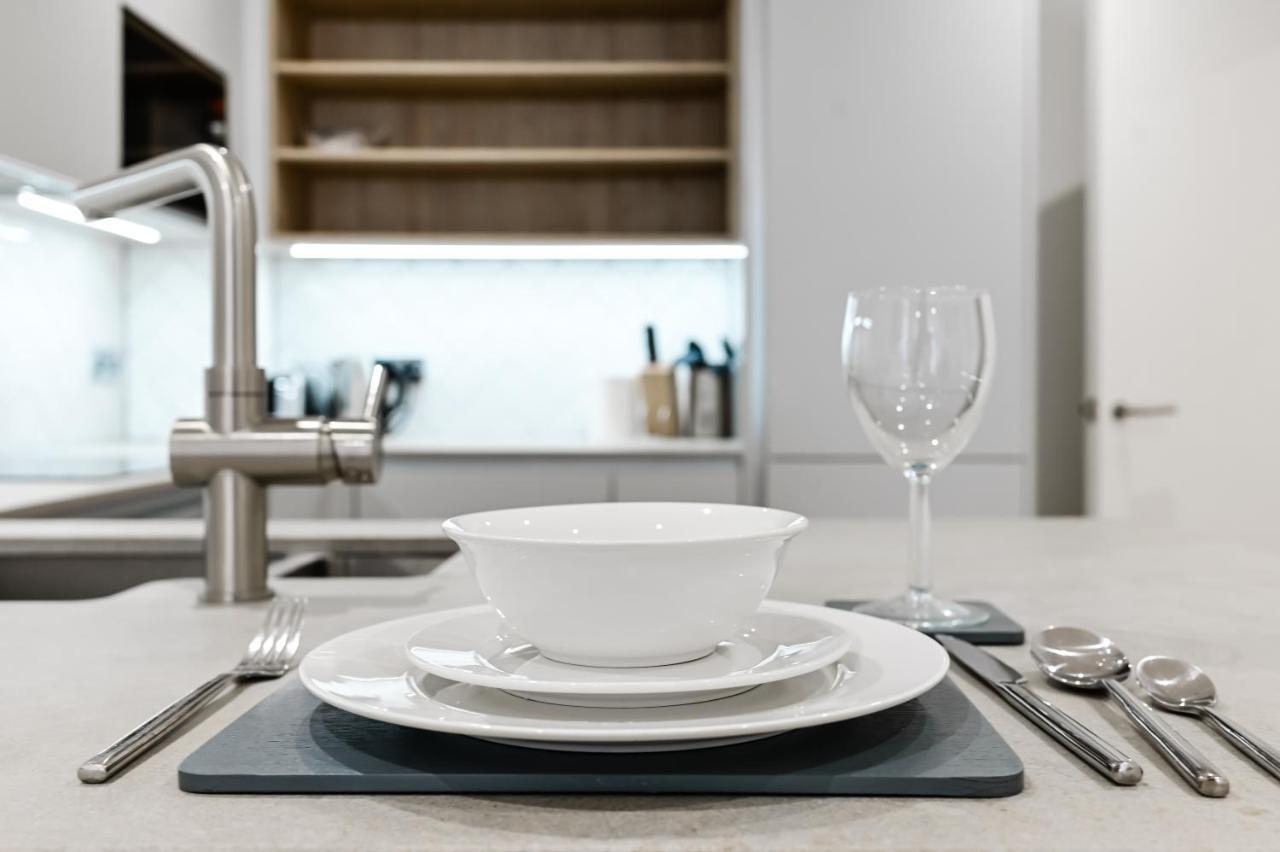Khayat Homes - The Owelor - Two Bed London Eksteriør bilde