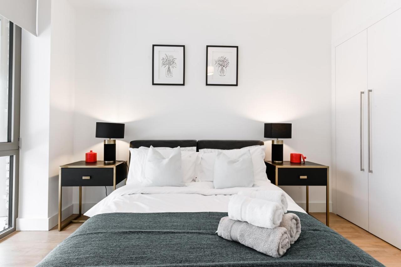 Khayat Homes - The Owelor - Two Bed London Eksteriør bilde