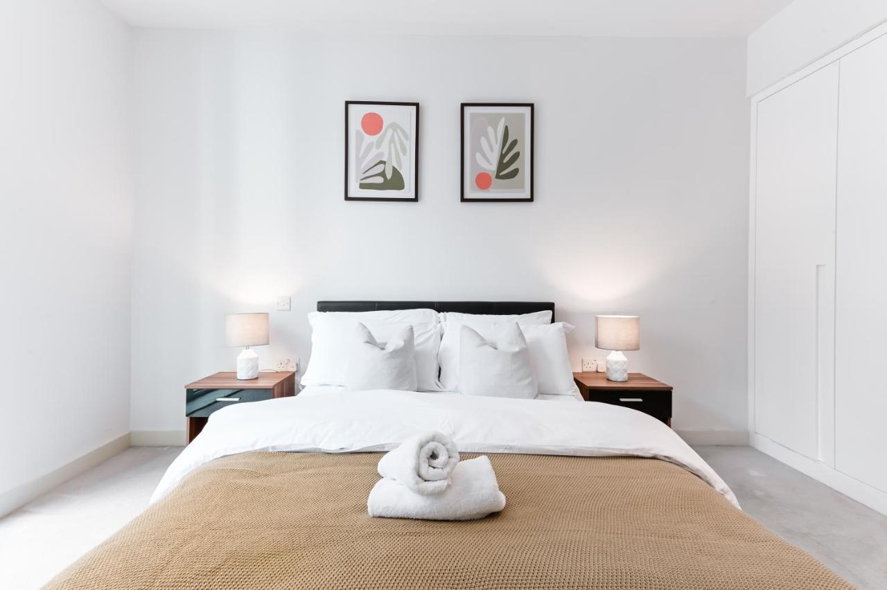 Khayat Homes - The Owelor - Two Bed London Eksteriør bilde